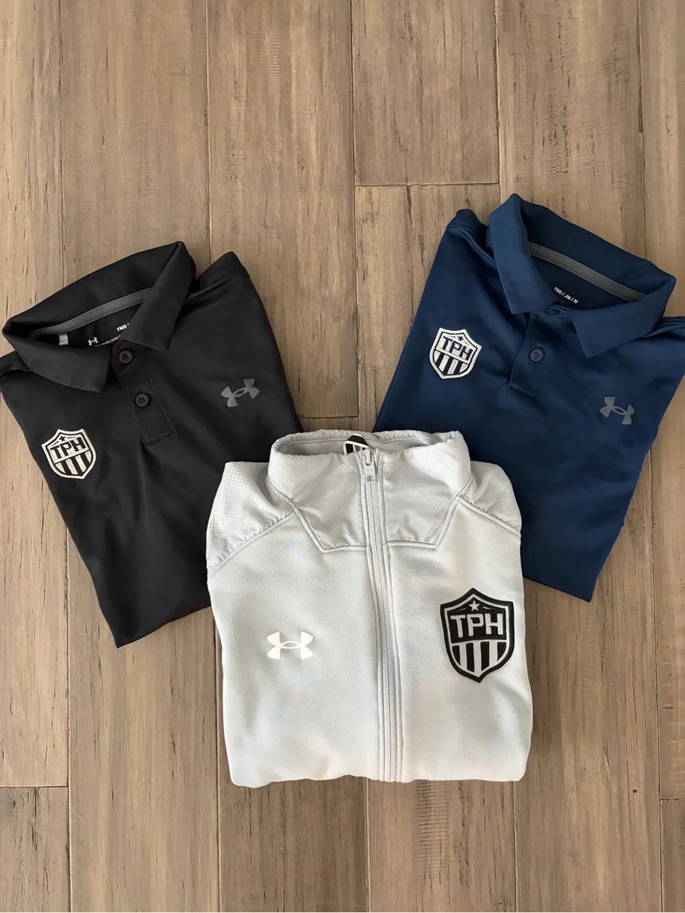 Under Armour TPH bundle - 2 polos & jacket - youth size M